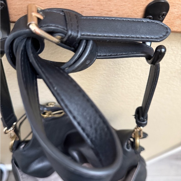 Margo New York Black soft Leather Shoulder Bag - Picture 11 of 11